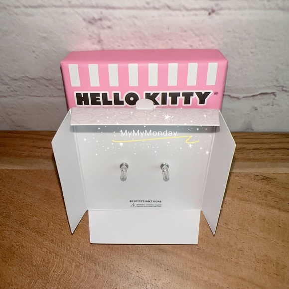 Hello Kitty Earrings Fine Silver Plated - Picture 2 of 2